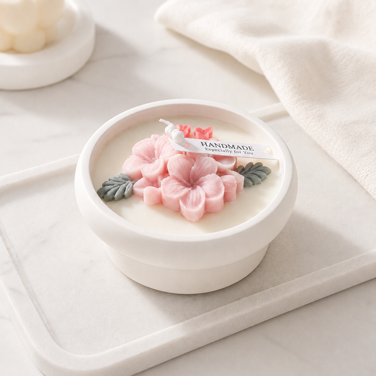 vegane Sojakerze Blume und Schmetterlinge